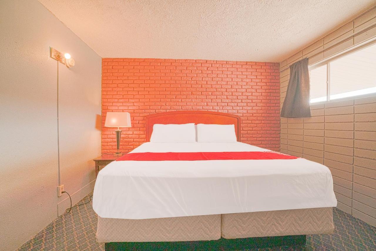 Town & Country Motel Bossier City By Oyo エクステリア 写真