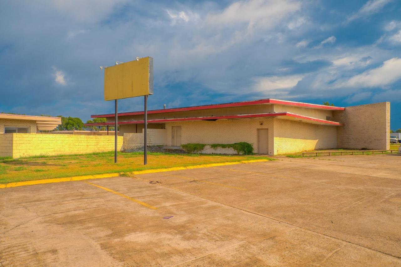 Town & Country Motel Bossier City By Oyo エクステリア 写真