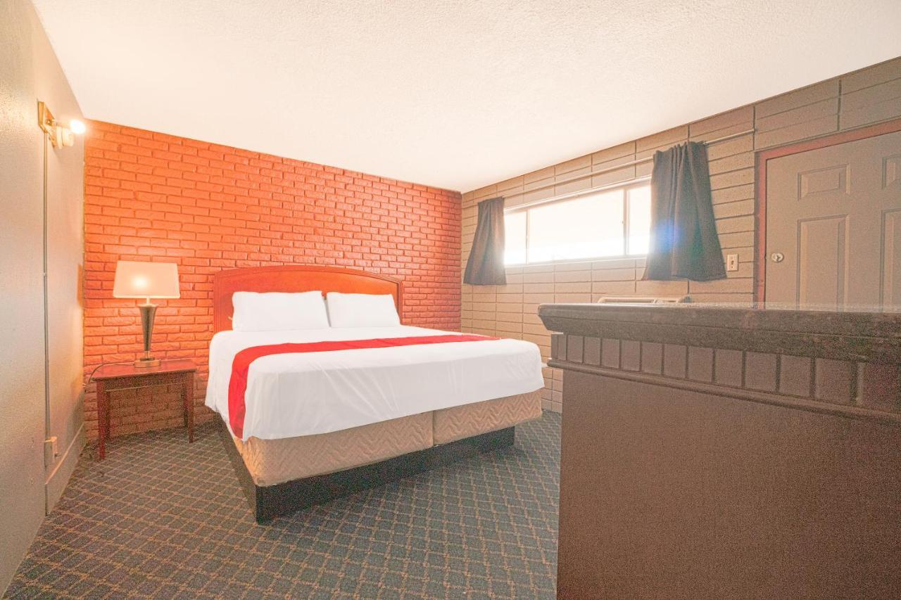 Town & Country Motel Bossier City By Oyo エクステリア 写真