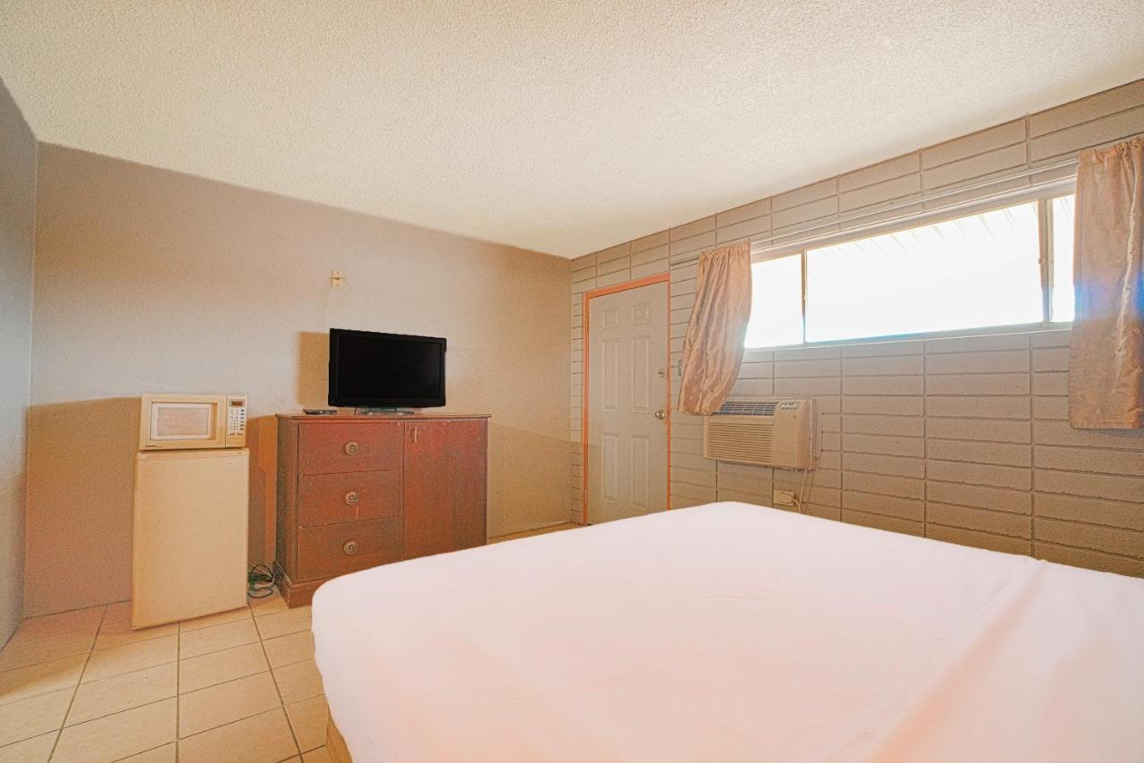 Town & Country Motel Bossier City By Oyo エクステリア 写真