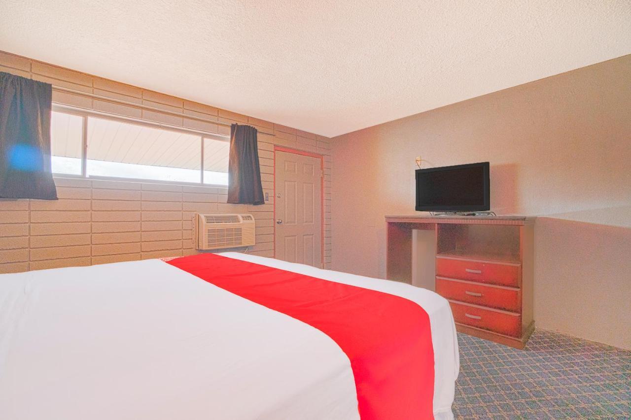 Town & Country Motel Bossier City By Oyo エクステリア 写真