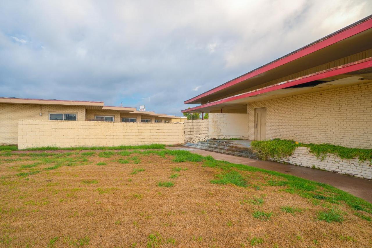 Town & Country Motel Bossier City By Oyo エクステリア 写真